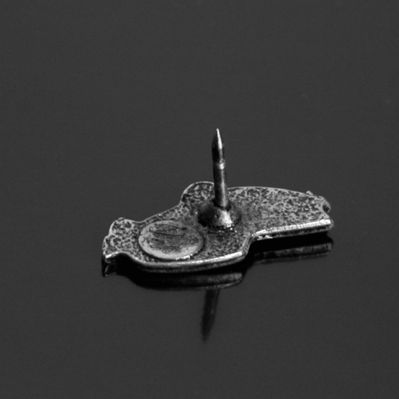 Tiny Vintage Muscle Car Pin Hat Lapel HOT ROD - Picture 2 of 2